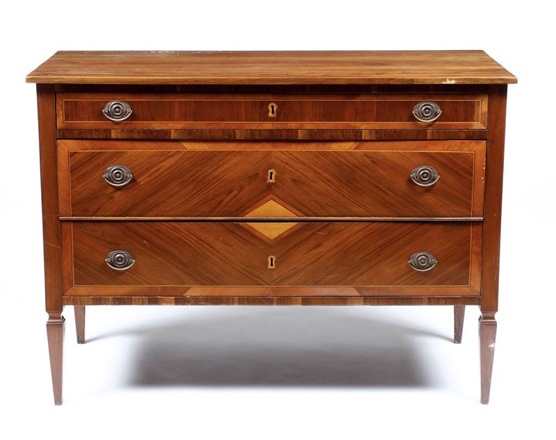 Cassettone lastronato in noce. XVIII-XIX secolo  - Asta Antiquariato  - Cambi Casa d'Aste