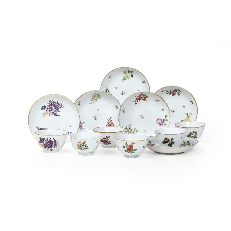 Cinque tazze con piattino. Venezia, Manifattura Cozzi, ultimo quarto del XVIII secolo.  - Auction Majolica and Porcelain - Cambi Casa d'Aste