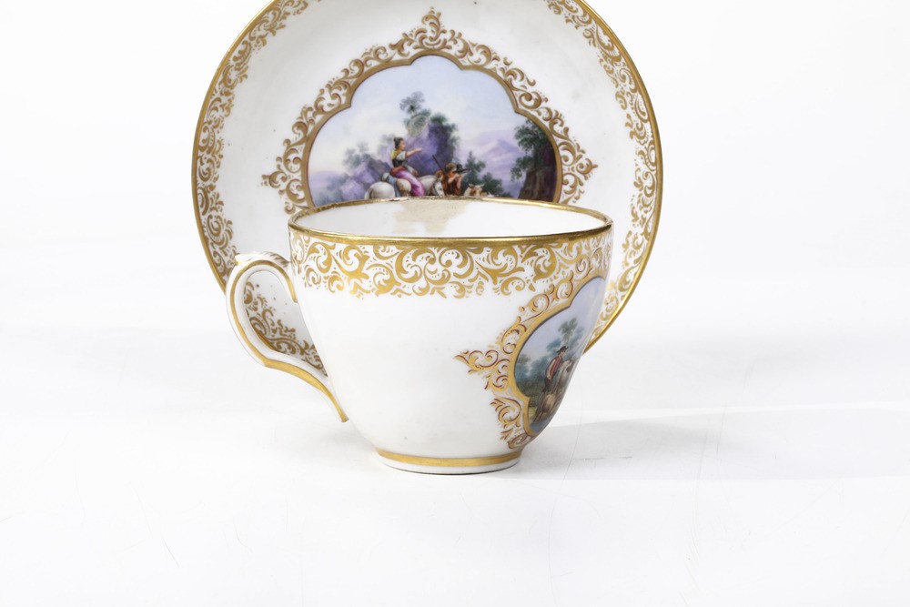 Tazza con Piattinodanimarca, Manifattura Royal Copenhagen, Ultimo Quarto del XVIII Secolo