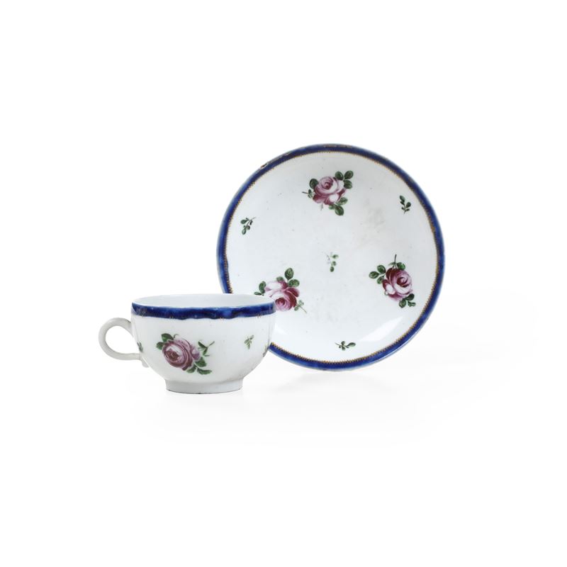Una tazza e un piattino. Venezia, Manifattura Cozzi, fine del XVIII secolo.  - Auction Majolica and Porcelain - Cambi Casa d'Aste