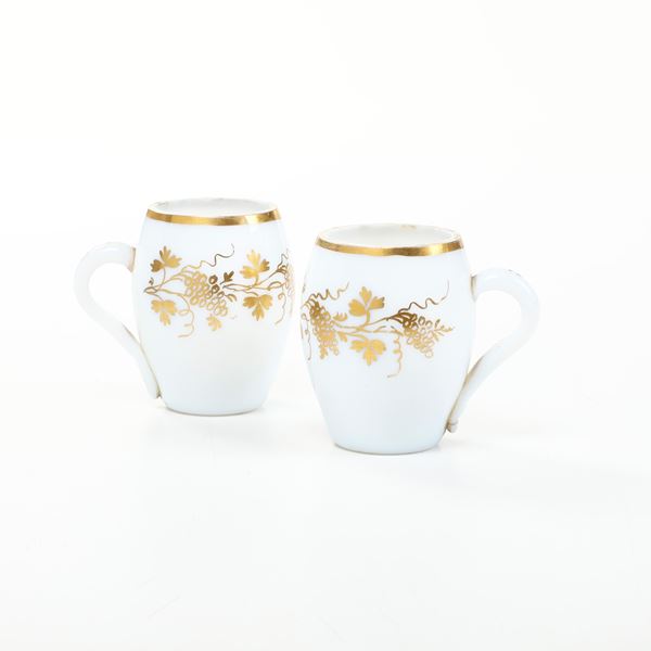 Coppia di tazze. Probabilmente Murano, XIX secolo.