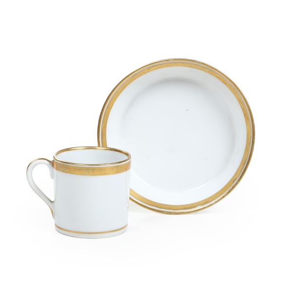 Tazza con piattino. Vienna, verso il 1850.
