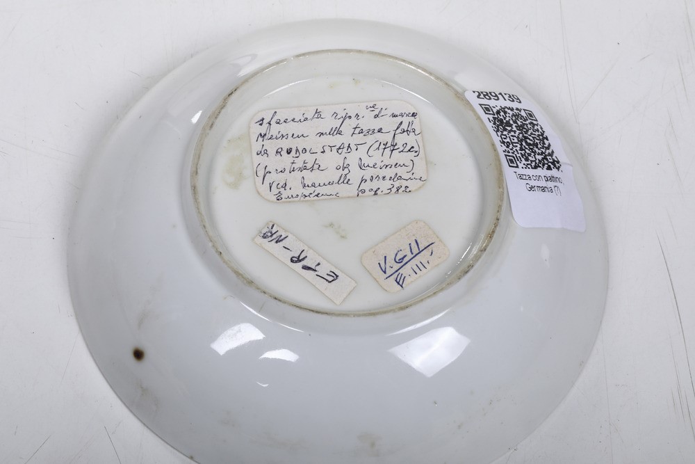 Turingia, Tazza con piattino, porcellana policroma (circa 1780)