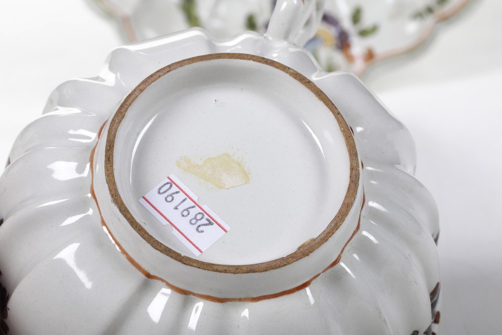 Una Tazza da Brodo e un Sottopiatto. Nove, Manifattura Antonibon, XVIII e XIX Secolo.