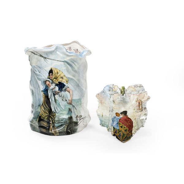 Un vaso e un vassoietto. Bassano, Manifattura Raffele Passarin, ultimo quarto del XIX secolo, vassoietto pittura di G. Favretto (1849-1887).
