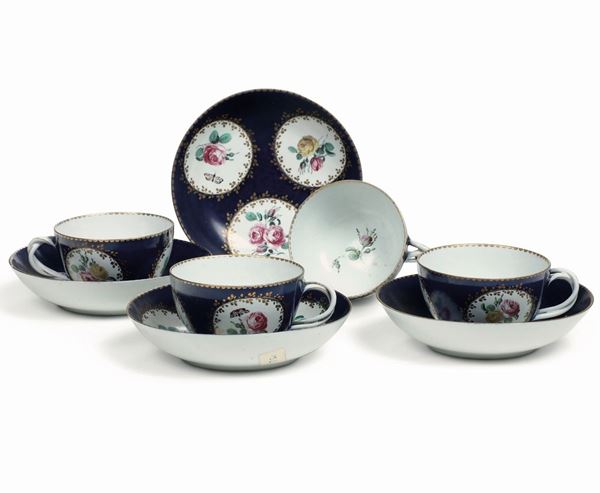 Quattro tazze con piattino provenienti da S.A.R. Emanuele Filiberto di Savoia Doccia, Manifattura Ginori, fine del XVIII secolo 