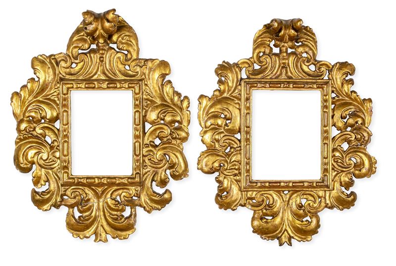 Coppia di cornici barocche in legno intagliato, traforato e dorato. Italia XVII secolo  - Auction Antique Frames - Cambi Casa d'Aste