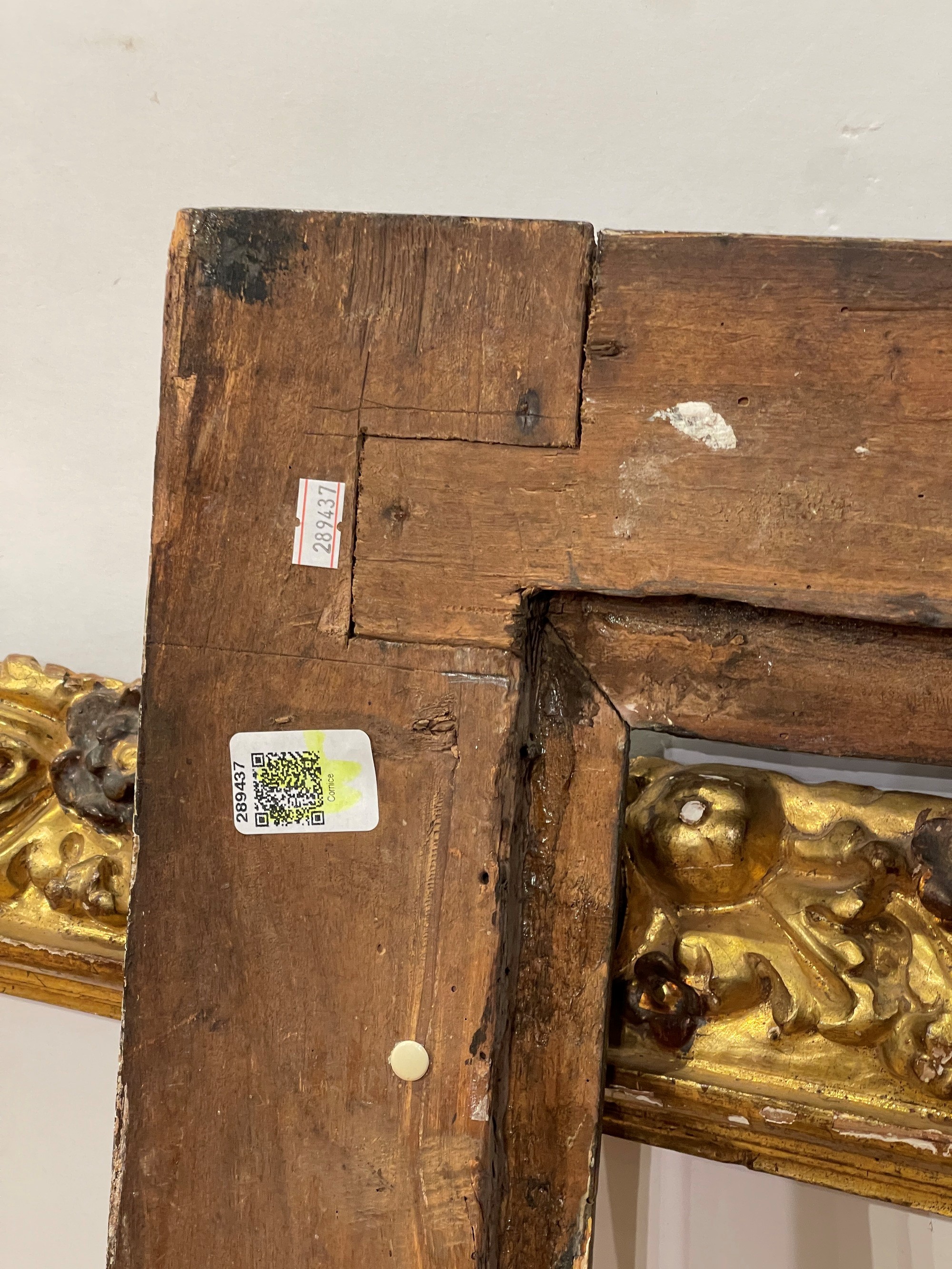 Cornice a Cassetta in Legno Ebanizzato. Toscana XVII-XVIII Secolo