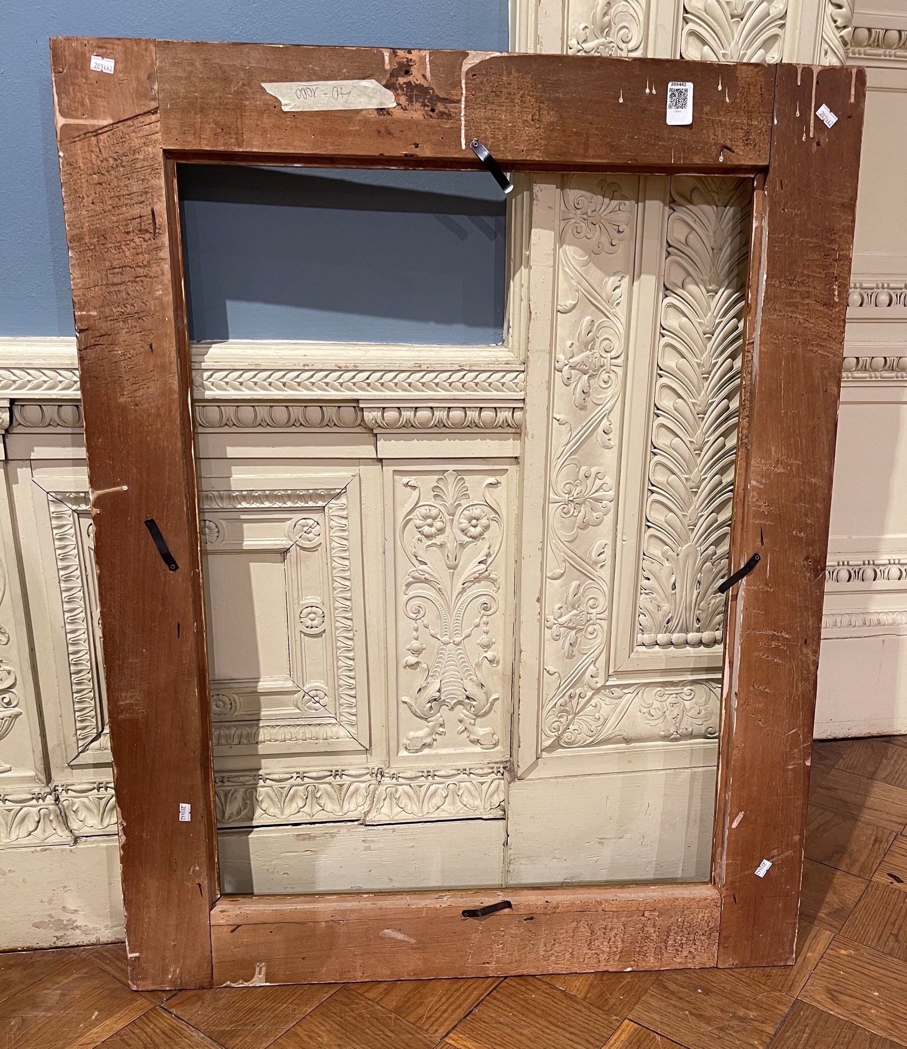 Cornice a Cassetta in Legno Laccato a Finto Marmo. Marche XVIII Secolo.