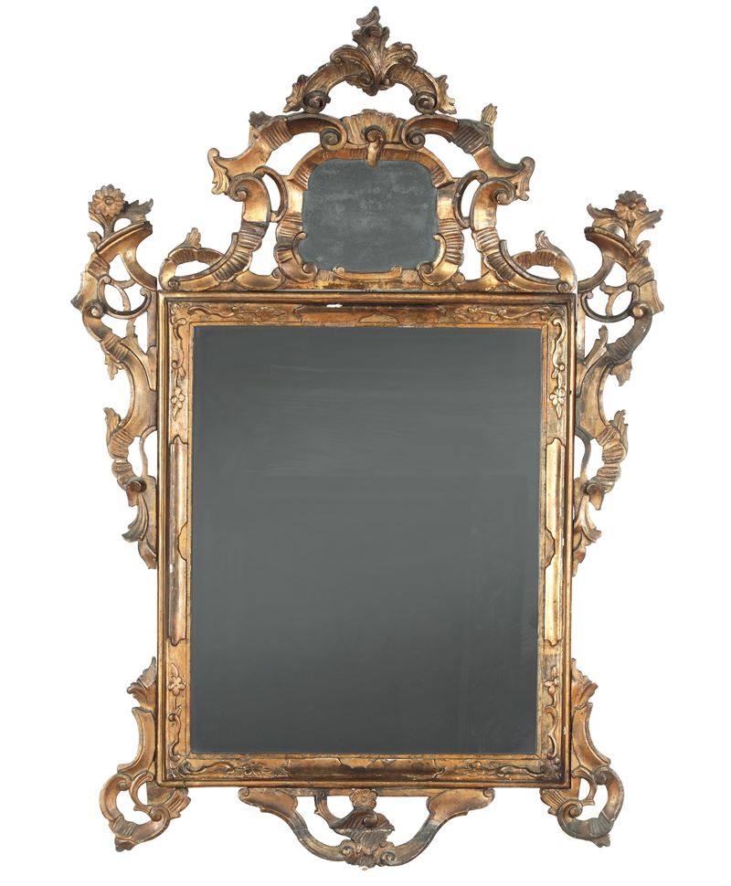 Specchiera in legno intagliato e dorato. Marche, XVIII secolo  - Asta Dimore Italiane - Cambi Casa d'Aste