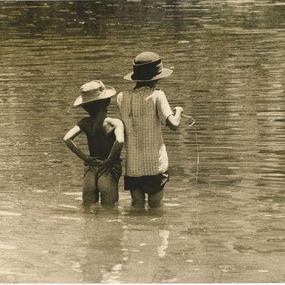 Senza Titolo (vietnam, Bambini a Pesca nel Mekong)