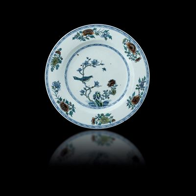 Piatto in Porcellana a Decoro di Uccellini Doucai, Cina, Dinastia Qing, Epoca Yongzheng (1723-173...