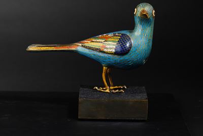 Figura di uccellino, smalti cloisonnè su supporto, Cina, Dinastia Qing (XIX secolo)
