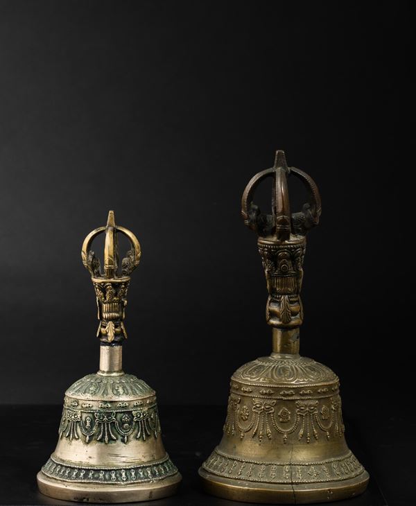 Due campane rituali in bronzo, Tibet, XIX secolo