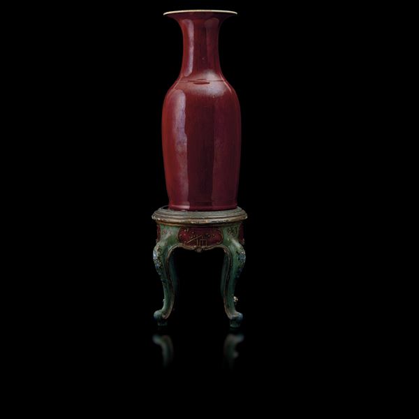 Grande vaso in porcellana monocroma sangue di bue, Cina, Dinastia Qing, epoca Guangxu (1875-1908) 