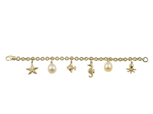 Cultured pearl and gold bracelet