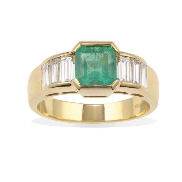 Anello con smeraldo Colombia e diamanti taglio baguette  - Asta Fine Jewels - Cambi Casa d'Aste
