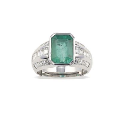 Anello con Smeraldo Brasile e Diamanti