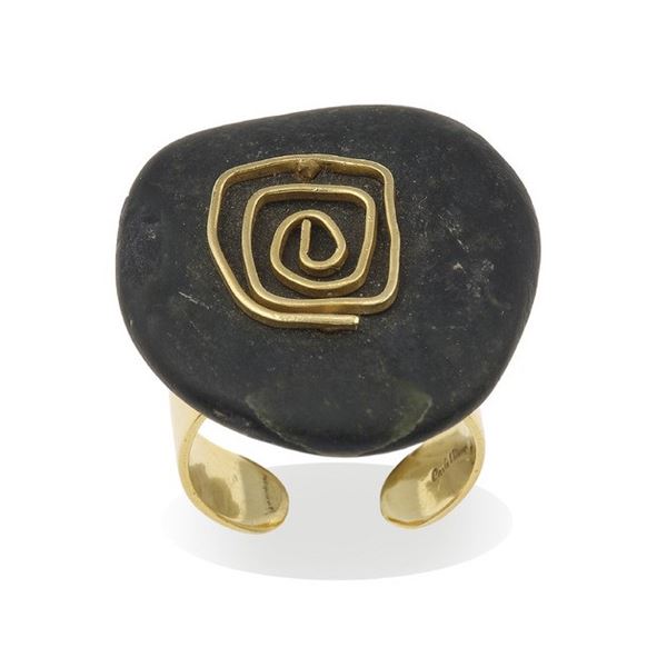 Pebble and gold "Sasso" ring