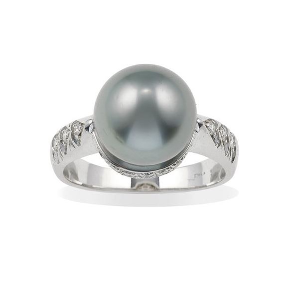 Cultured grey pearl and diamond ring