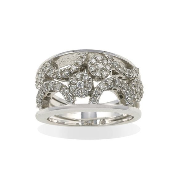 Anello con piccoli diamanti