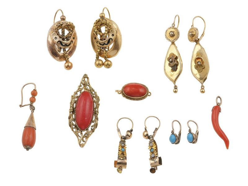 Group of four pair of earrings, two pendant, one clasp and one single earring  - Auction Jewels - Cambi Casa d'Aste