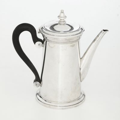 Caffettiera. Argenteria Milanese del XX Secolo, Argentiere Auge