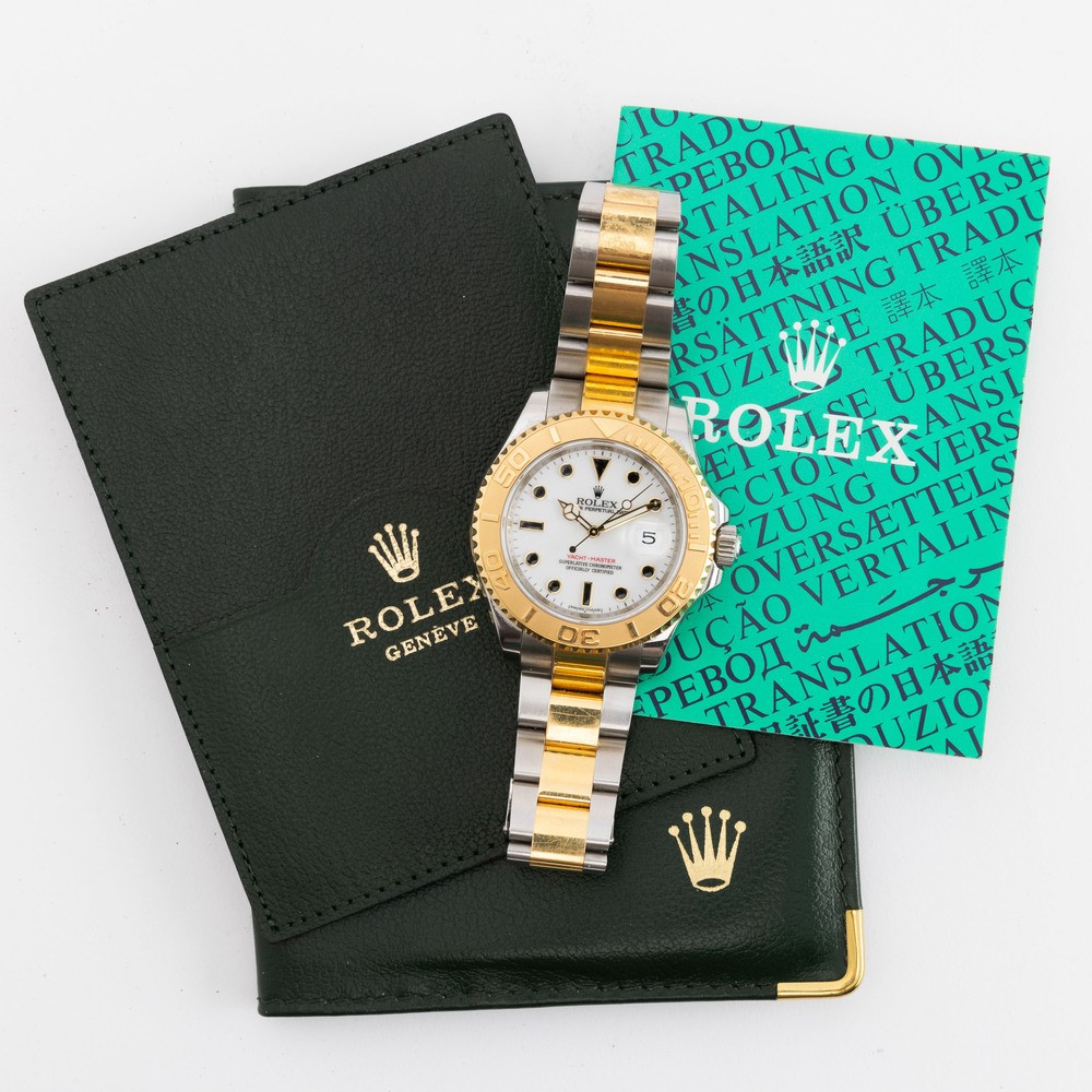 Sportivo ed Iconico Rolex Yacht Master Ref 16623 in Acciaio e Oro, Quadrante Bianco con Indici in...