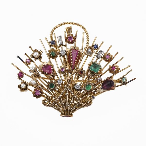 Spilla “cestino” con gemme sintetiche, diamanti, perle, smeraldi, rubini e zaffiri