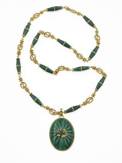 Pendente a forma di rana, smalto e malachite