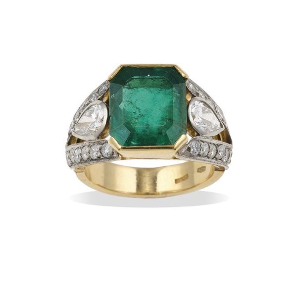 Anello con smeraldo Colombia di ct 3.60 circa e diamanti