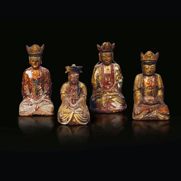 Lotto composto di quattro figure di Buddha Amitayus in legno laccato e dorato, Canton, Cina, XVIII se [..]