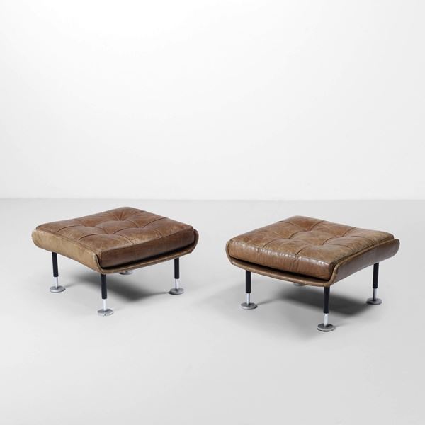 Tavolo basso e due pouf