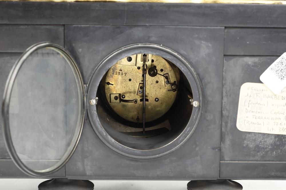 Orologio da Appoggio in Bronzo e Legno Ebanizzato. XIX Secolo