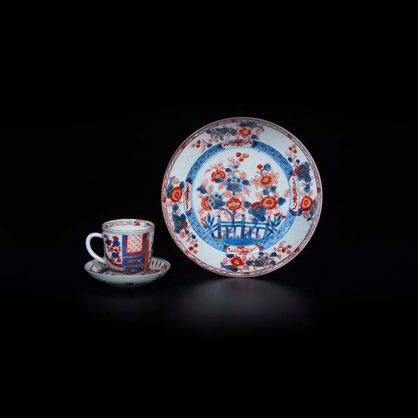 Tazzina e piatto in porcellana Imari
