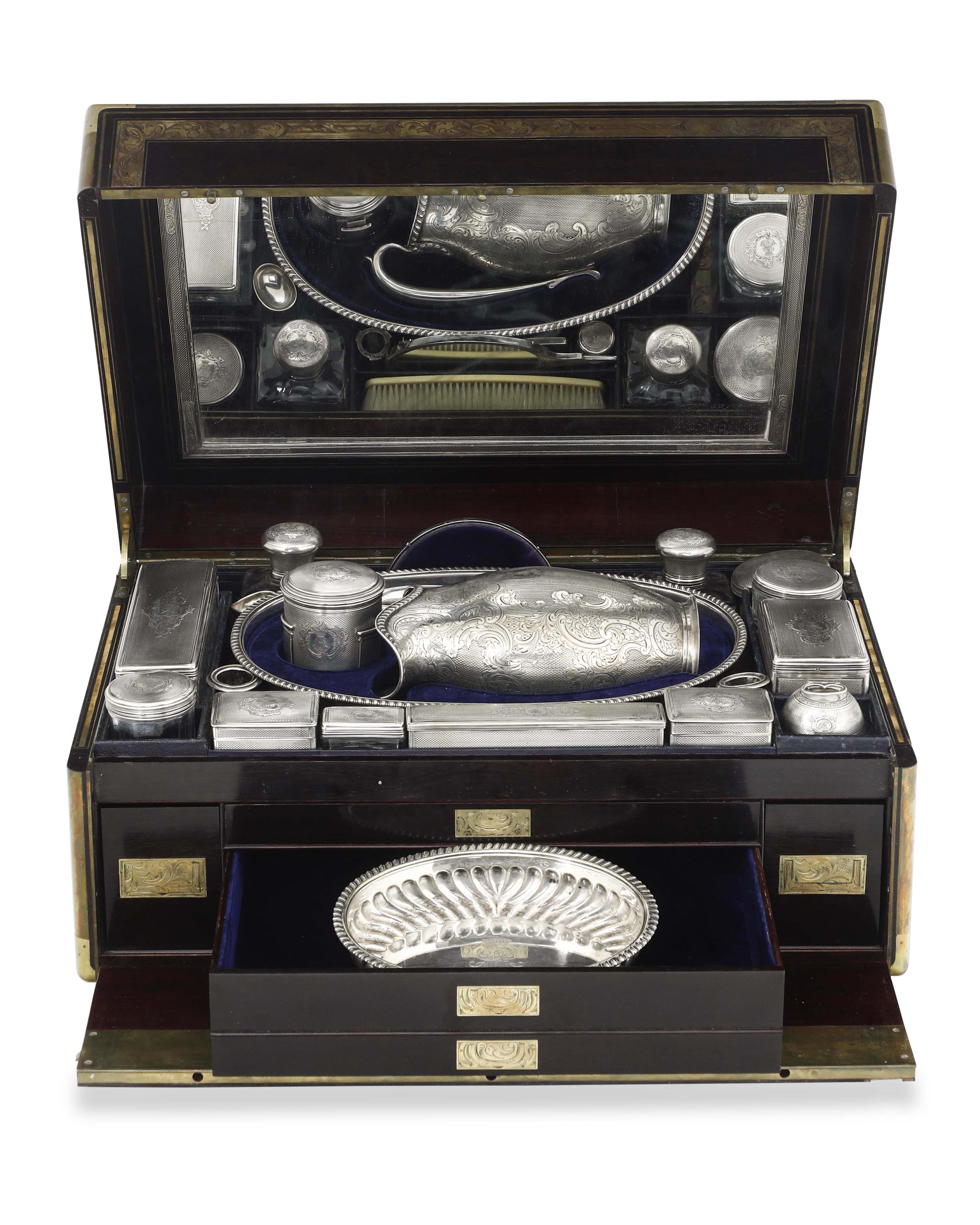 Importante Servizio da Viaggio Entro Custodia in Legno. San Pietroburgo 1824, Saggiatore A. Yasch...