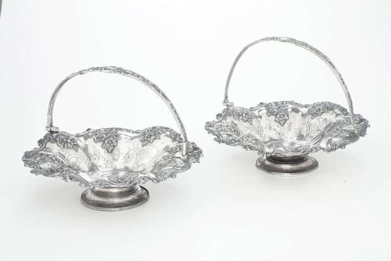 Coppia di cestini con manico in metallo argentato  - Asta Antiquariato  - Cambi Casa d'Aste