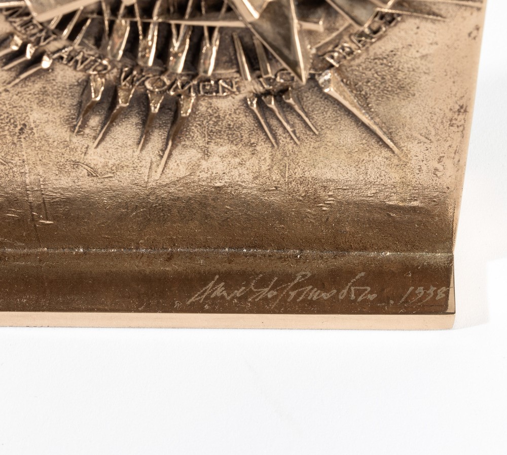 Arnaldo Pomodoro - Premio Together for Peace Foundation, scultura in bronzo dorato, 1998