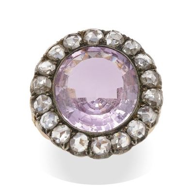 Anello con kunzite e diamanti di vecchio taglio, oro giallo 750/1000