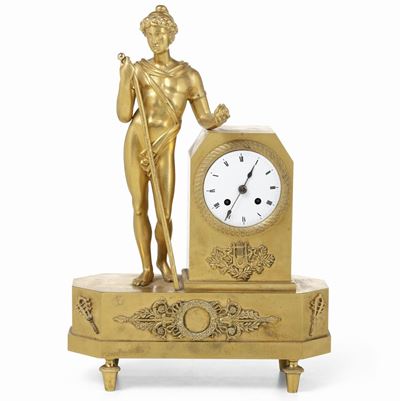 Bella Pendola da Tavolo in Bronzo Dorato. Francia Inizio XIX Secolo