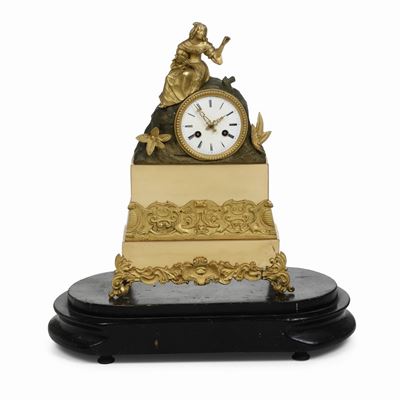 Pendola Romantica in Bronzo Dorato e Brunito, Raffigurante Fanciulla. Francia XIX Secolo