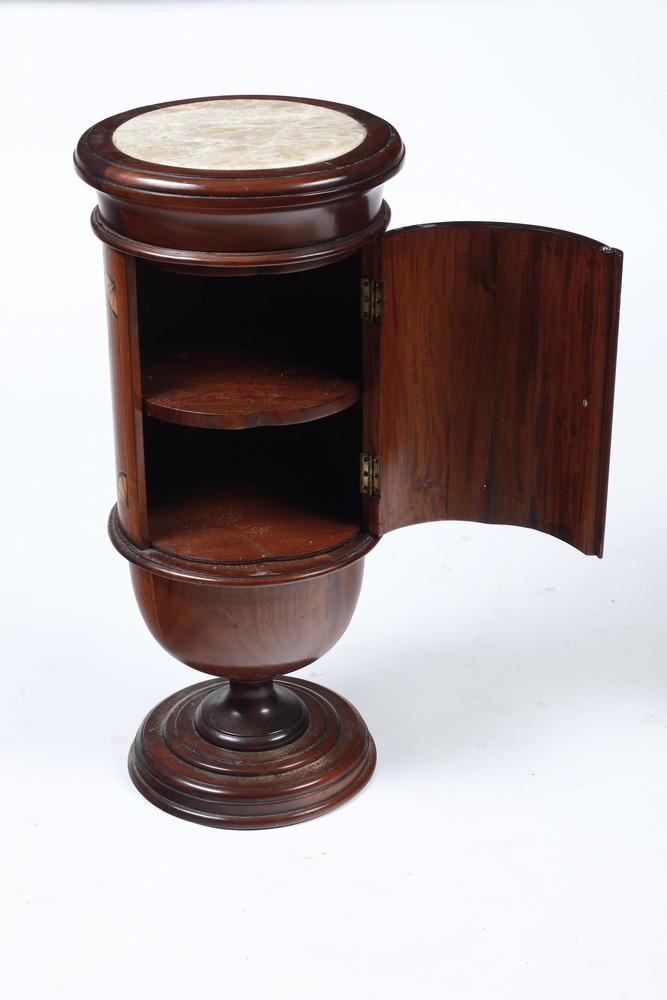 Comodino a Cilindro in Legno Intarsiato. XIX-XX Secolo