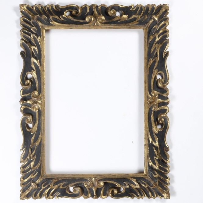 Cornice artigianale nello stile del XVI secolo, intagliata, laccata e dorata. XX secolo  - Auction Antique Frames - Cambi Casa d'Aste