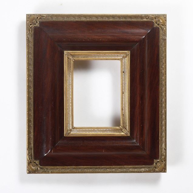 Bella cornice con profilature esterne e interne in bronzo dorato. XIX-XX secolo  - Asta Cornici Antiche - Cambi Casa d'Aste
