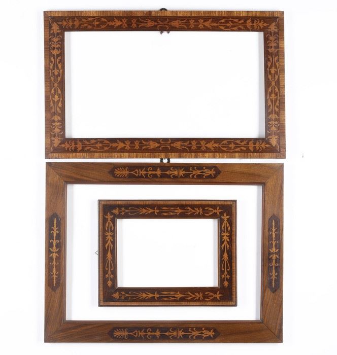 Tre cornici intarsiate con motivi a palmette. XIX secolo  - Auction Antique Frames - Cambi Casa d'Aste