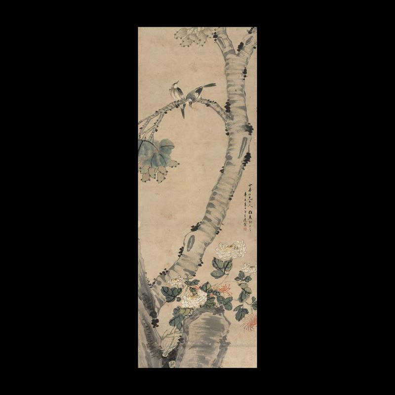 Scroll su carta a decoro naturalistico con albero in fiore, rondini e iscrizioni, Cina, XX secolo  - Asta Fine Chinese Works of Art - Cambi Casa d'Aste