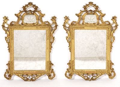 Coppia di Specchiere in Legno Intagliato e Dorato. Italia XIX-XX Secolo