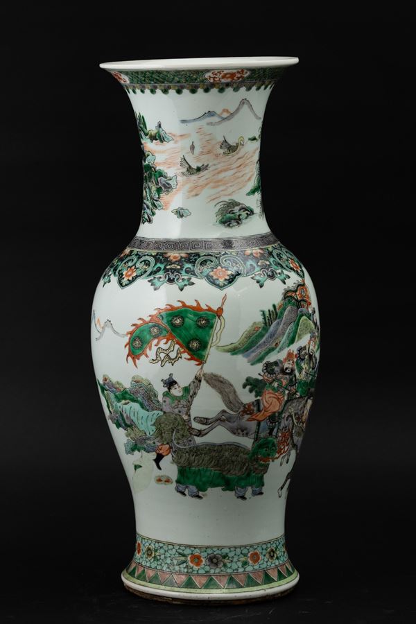 Vaso in porcellana Famiglia Verde raffigurante guerrieri, Cina, Dinastia Qing, XIX secolo