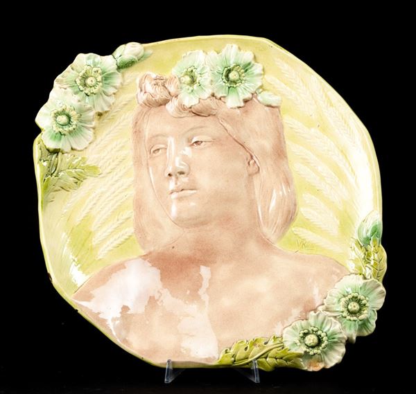 Vassoio allegoria dell’Estate. Austria (?), 1900 circa.