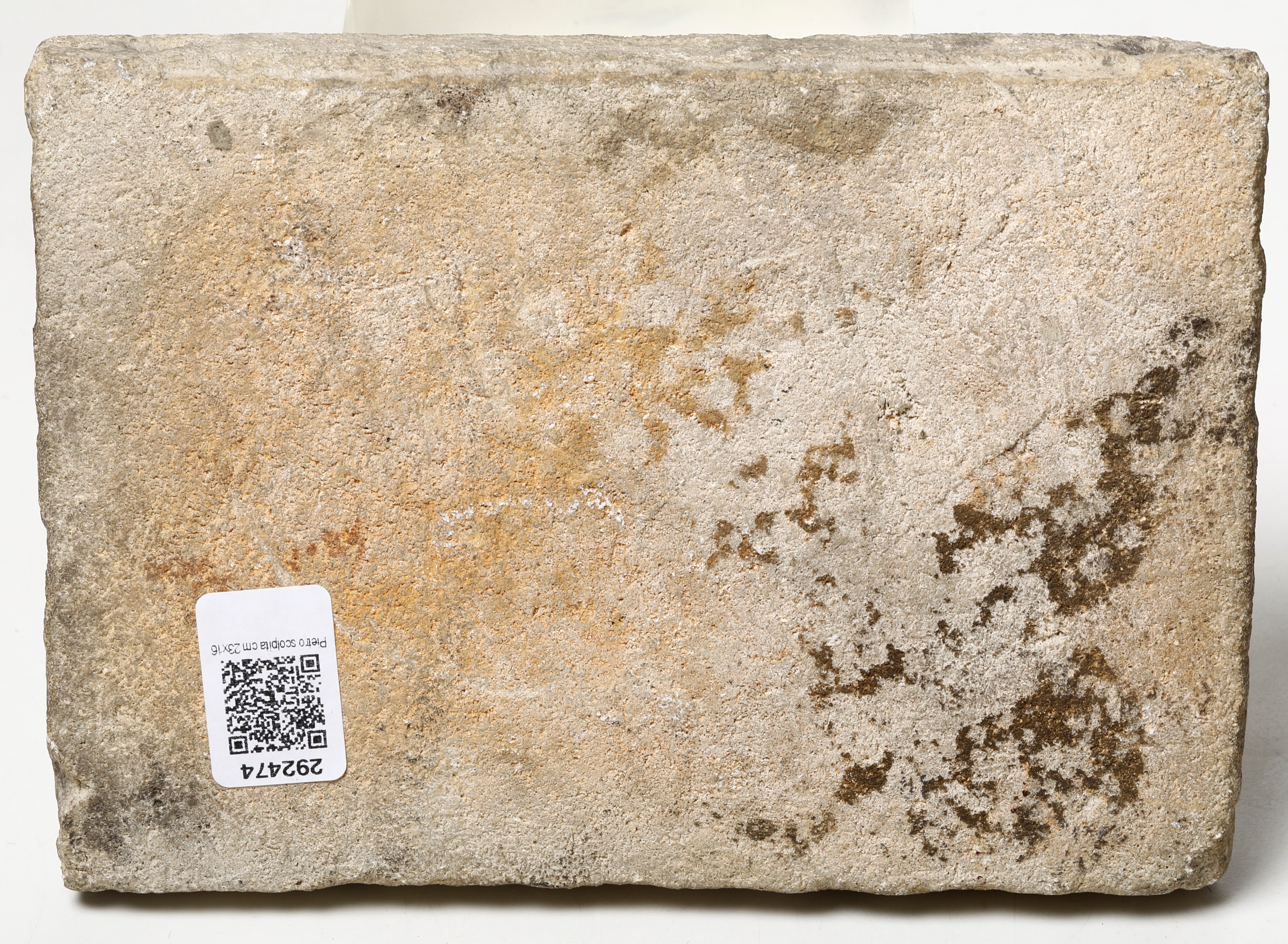 Scultore del XX secolo, Adorazione dei Magi, pietra scolpita